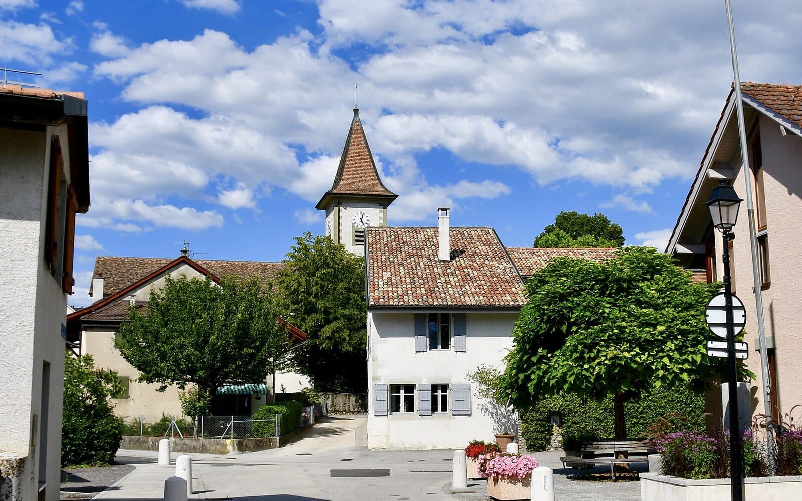 Aire-la-Ville, guide d'une commune au bord du Rhône